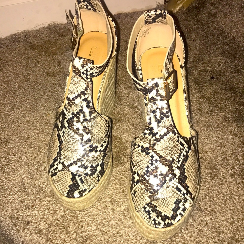 🟢Snakeskin wedges shoes
